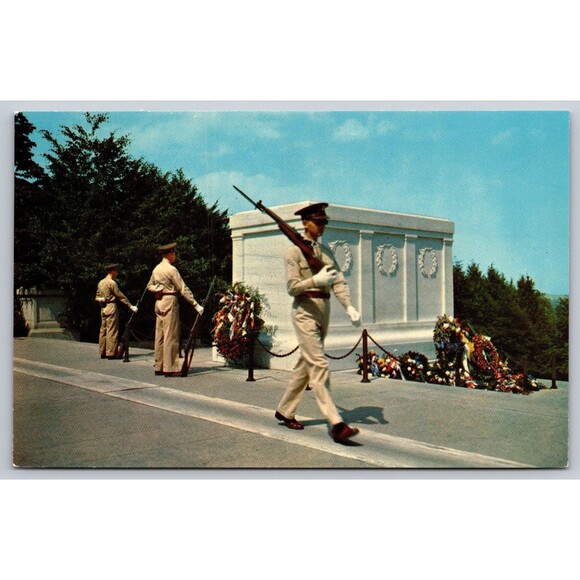 Postcard Virginia Arlington National Cemetery Tomb of the Unknown Soldier c1950s - Picture 1 of 2